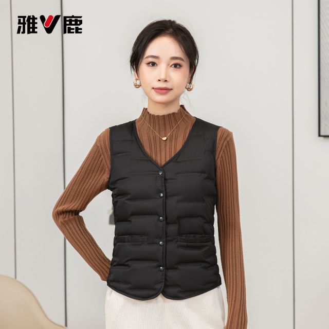13749972.雅鹿90% 白鸭绒羽绒马甲女 V 领修身款 超轻盈高保暖不钻绒 秋冬大衣内搭打底无袖背心可调节收腰坎肩
