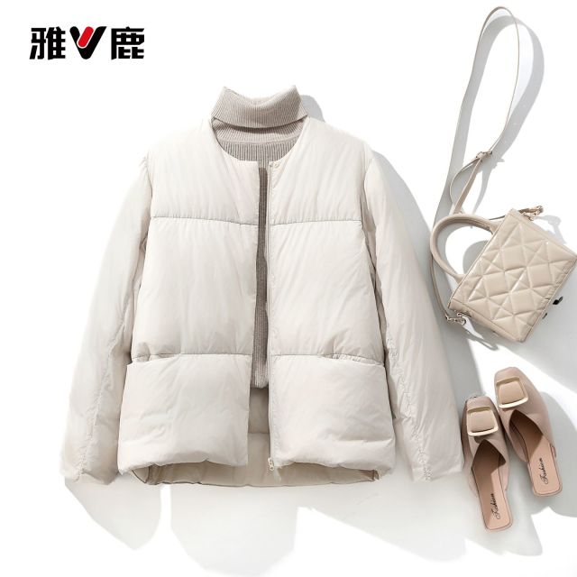 13767958.雅鹿正品 90 白鸭绒棒球服羽绒服女秋冬简约短款轻便蓬松防寒 轻薄宽松百搭保暖外套