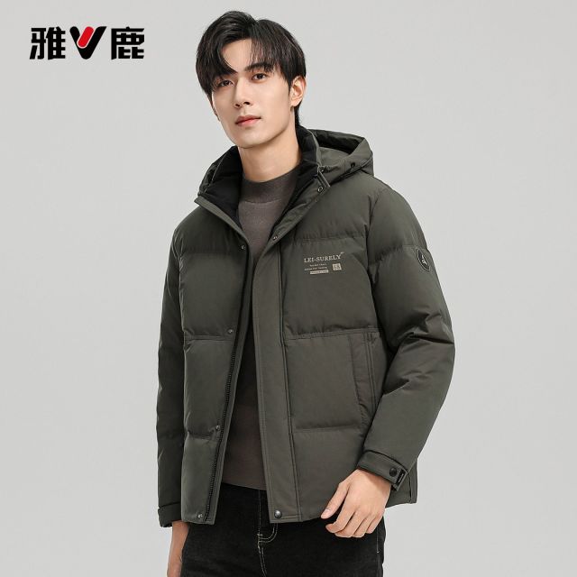 13771238.雅鹿男士短款连帽羽绒服 2026 新款 90 白鸭绒加厚轻便工装保暖冬外套