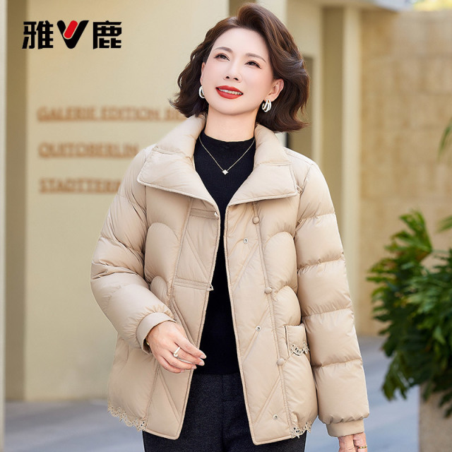 13815920.雅鹿妈妈羽绒服 90 白鸭绒短款立领冬季中老年女装花边口袋宽松保暖洋气冬装外套