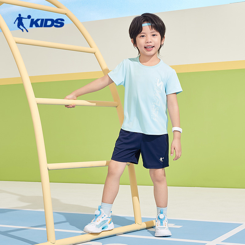 13779361.乔丹童装男童套装夏2026新款儿童短袖两件套速干透气薄款帅气时髦
