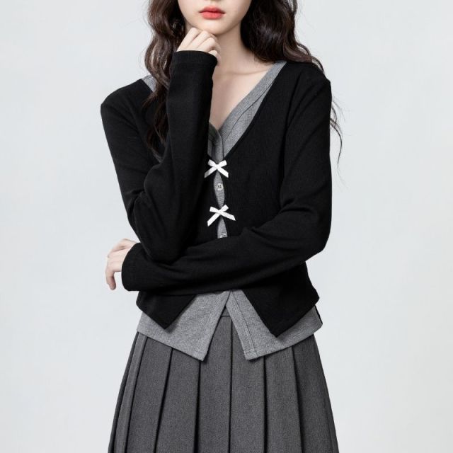 13850792.诗茉琳黑色假两件V领长袖T恤女2026春秋季新款蝴蝶结设计感显瘦短款上衣AW9261