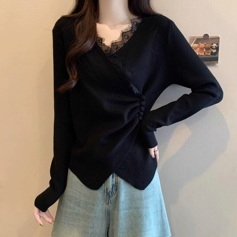 13850611.诗茉琳大码德绒设计感蕾丝拼接V领长袖T恤女秋冬季新款不规则交叉打底衫YJ2113
