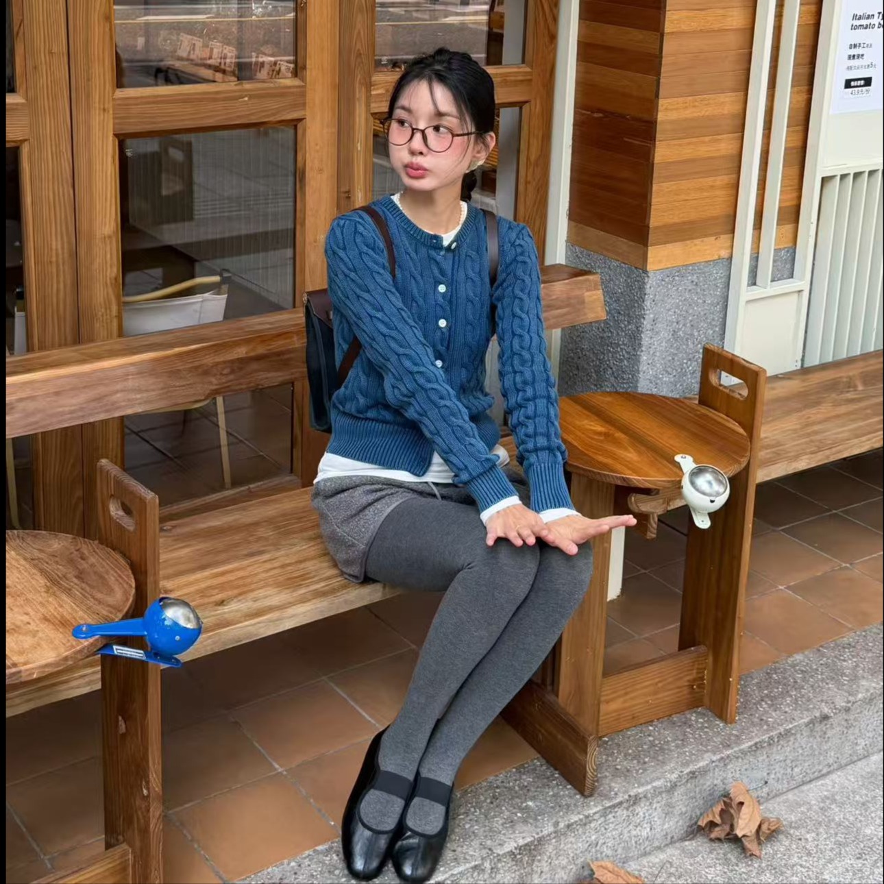 13832452.【雅薇吉】拉*劳*同款石墨洗做旧风蓝色绞花针织开衫上衣