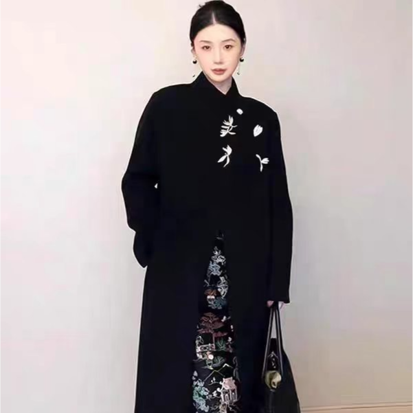 13843736.【雅薇吉】蝴蝶兰国风中式刺绣双面呢大衣BQD1025873