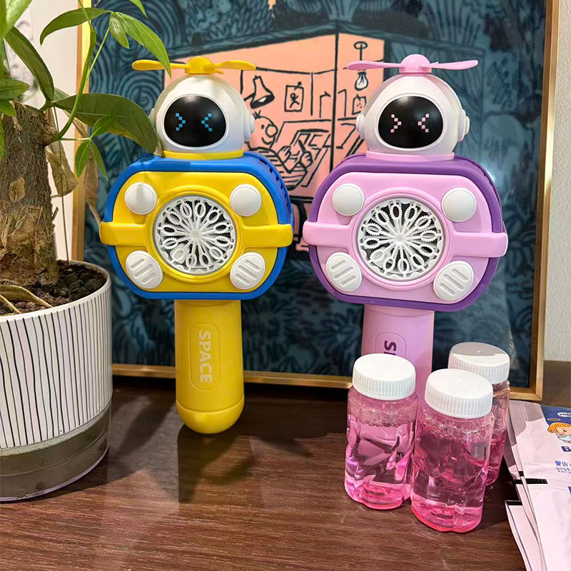 12250284.高颜值 太空人儿童手持电动泡泡机玩具【可手持+挂脖子上】