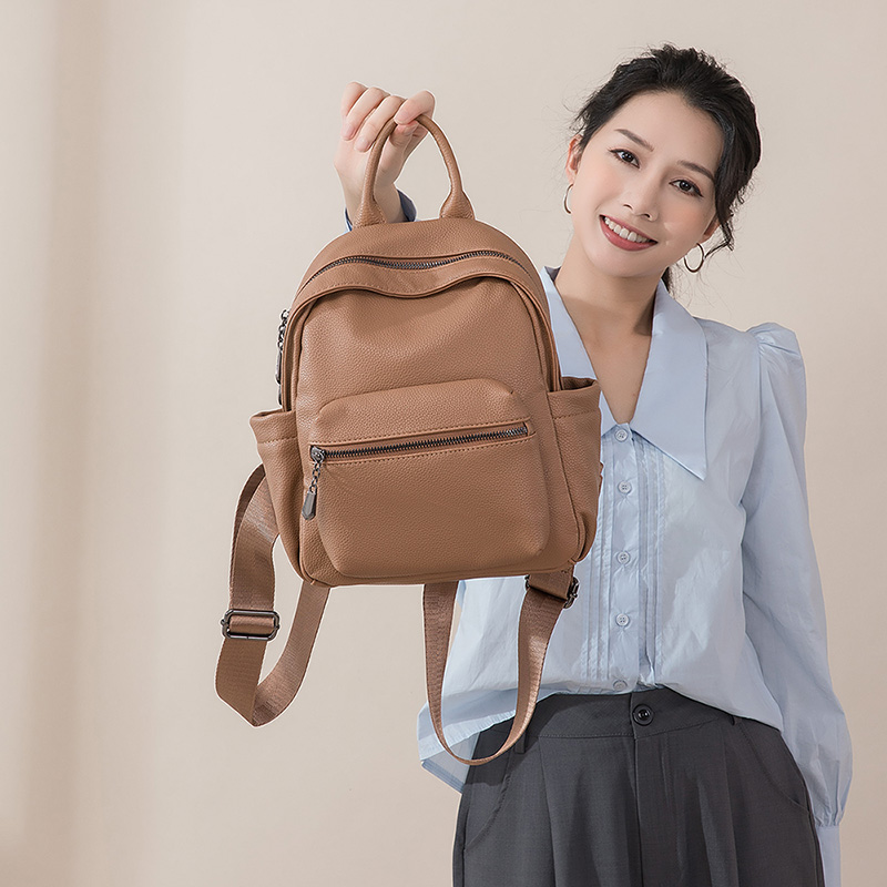 11117577.《清完不补全场打折》佐木软皮双肩包女新款时尚旅行包包休闲女士学生背包