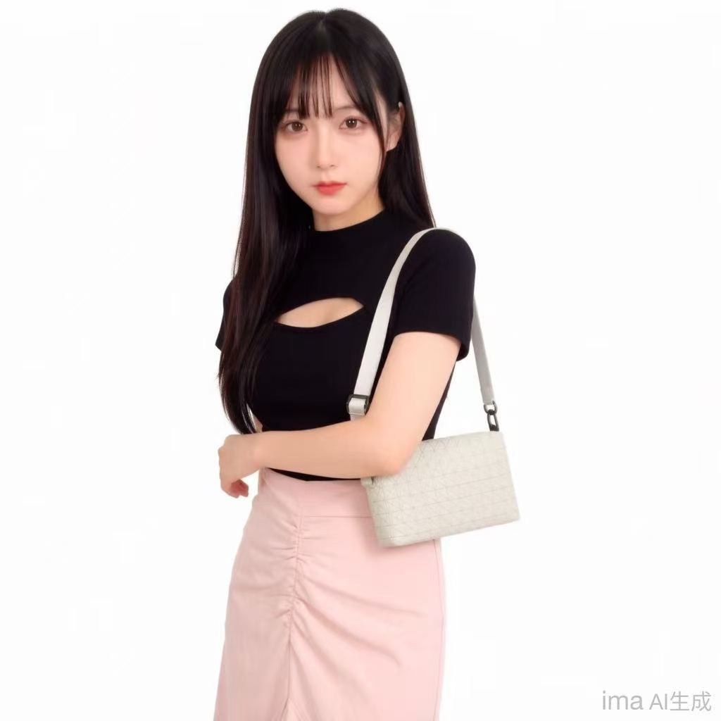 13774055.DAAGVADY日系新款潮男女同款相机包几何菱格硅胶马鞍包休闲单肩斜挎小方包