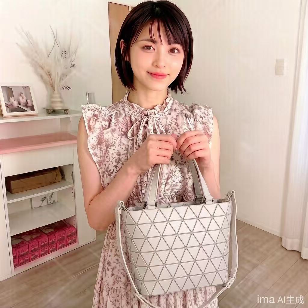 13774050.DAAGVADY日系新款潮几何百搭单肩包质感大容量磨砂水晶包时尚菱格手提斜跨水桶包