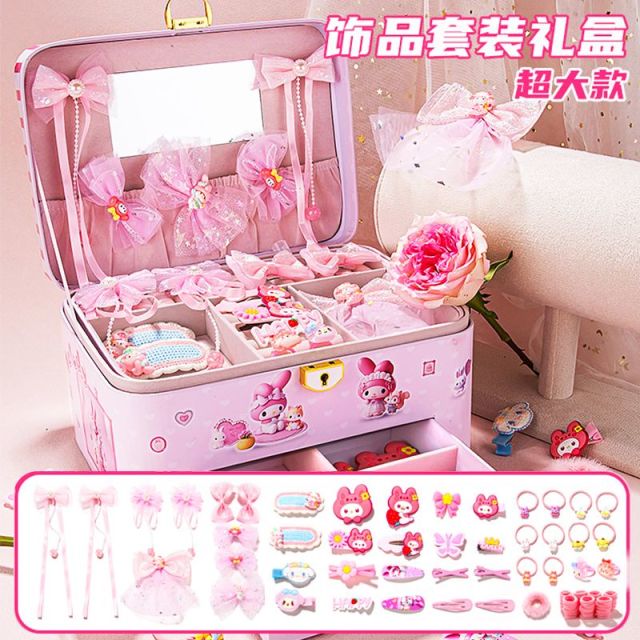 13143070.女孩发饰生日礼物库洛米美乐蒂公主过家家玩具手工DIY饰品套装材料礼盒收纳箱