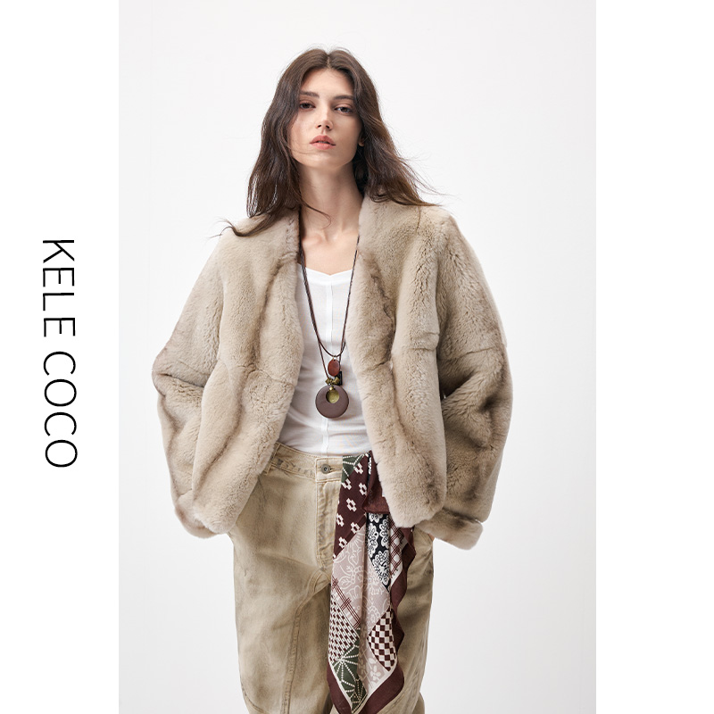 13732593.kele coco【礼盒发货】软糯獭兔中古风喷条撞色千金皮草外套