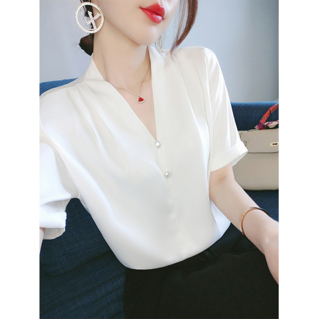 13168446.丹芙娅夏季新款休闲时尚设计感小众缎面气质V领短袖衬衫女