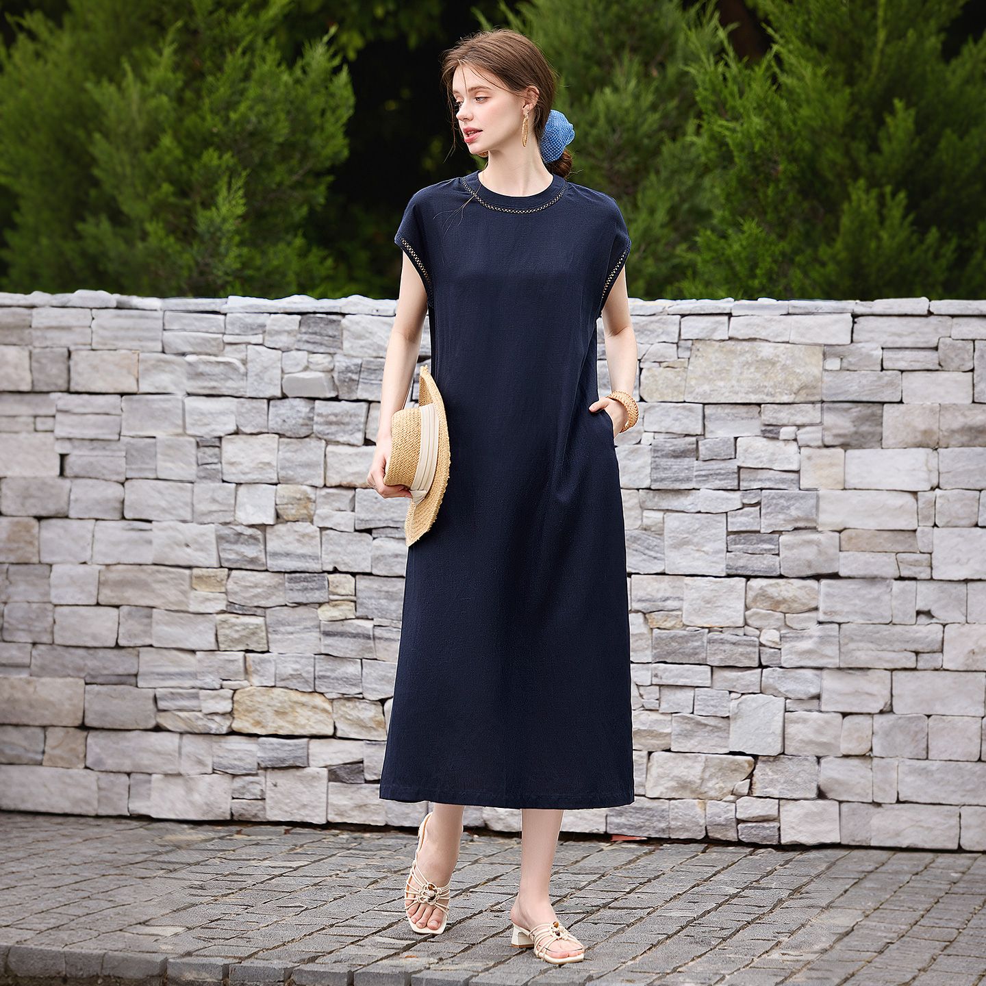 13659019.她池Tachi圆领连衣裙2026夏装新款女装简约时尚宽松款气质中长款A字裙T62Z2143L