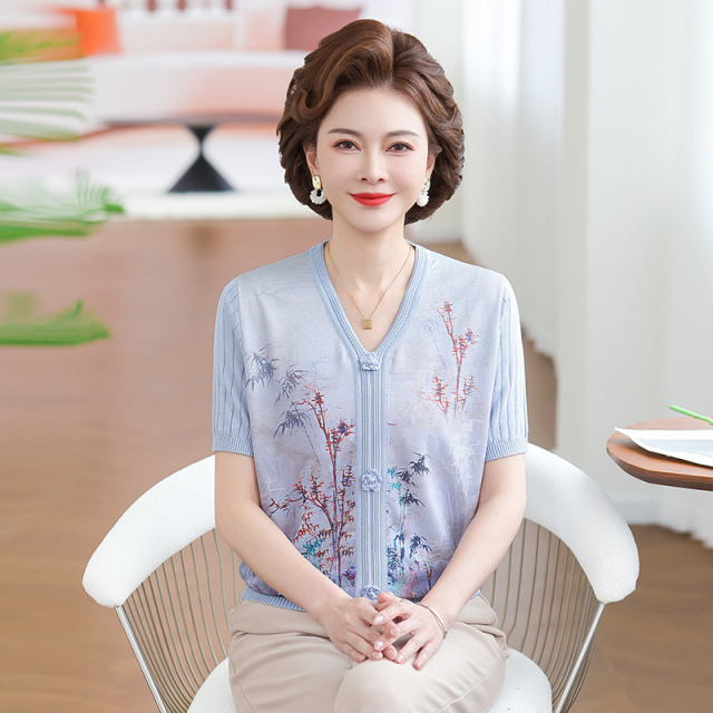 13415640.珍真羊 妈妈装夏季V领短袖T恤时尚印花小衫女