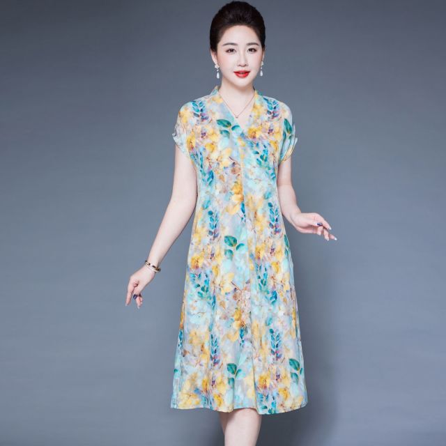 13441981.珍真羊 仿真丝连衣裙夏装时尚印花V领百搭裙子