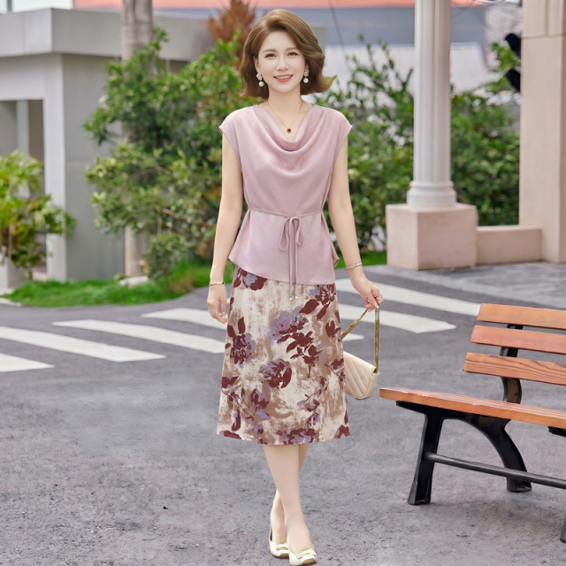 13590533.珍真羊 妈妈装夏季印花裙子套装时尚修身气质两件套女