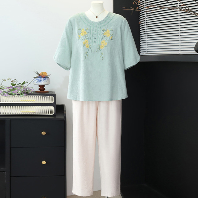 13597223.珍真羊 妈妈装夏季国风绣花套装洋气宽松短袖两件套女
