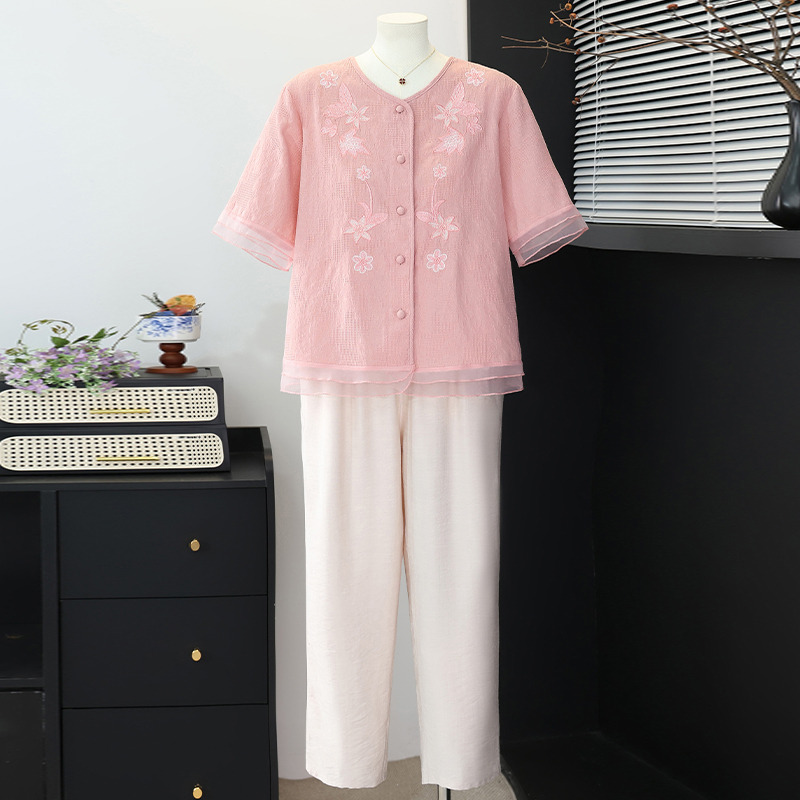 13598415.珍真羊 妈妈装夏季绣花短袖套装洋气休闲两件套女