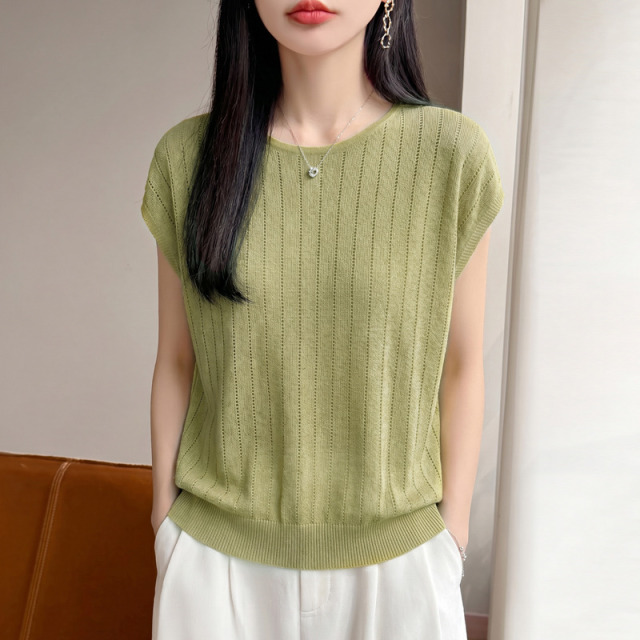 13657532.珍真羊 夏季圆领镂空短袖上衣洋气百搭减龄T恤女