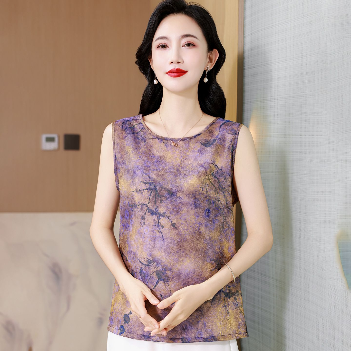 13691159.珍真羊 夏季圆领印花无袖上衣洋气百搭加大码T恤女