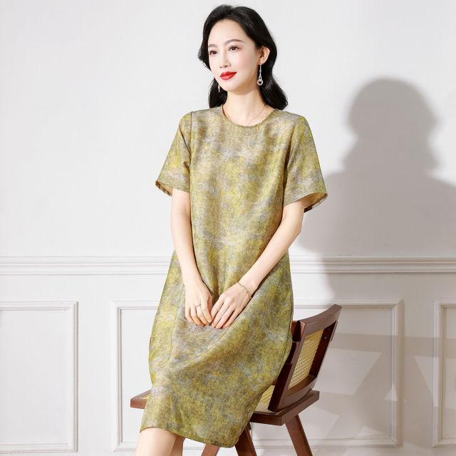 13694375.珍真羊 圆领印花短袖连衣裙洋气加大码减龄裙子女