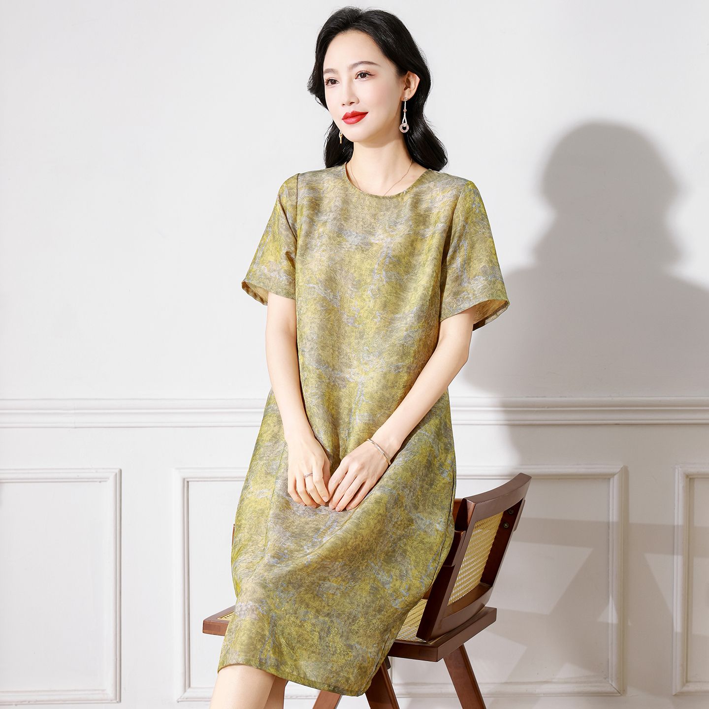 13694375.珍真羊 圆领印花短袖连衣裙洋气加大码减龄裙子女