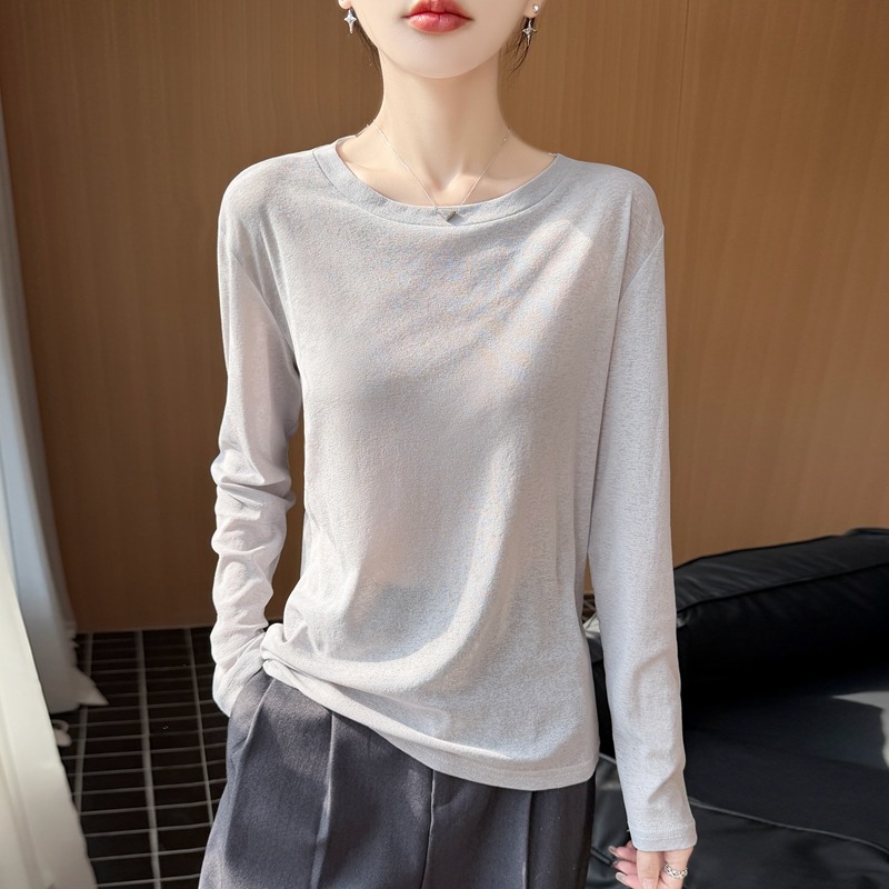 13744384.珍真羊 早秋圆领长袖T恤时尚百搭上衣女