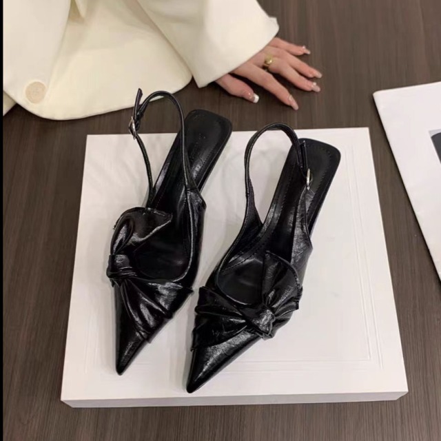 11742759.德国飞鹰高跟鞋女鞋子2025新款春季法式气质配裙子尖头后空单鞋(拍大一码)