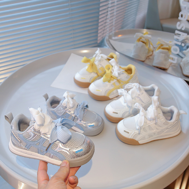 12406405.德国飞鹰秋冬季新款女童鞋儿童网面透气公主板鞋女孩软底镂空运动鞋