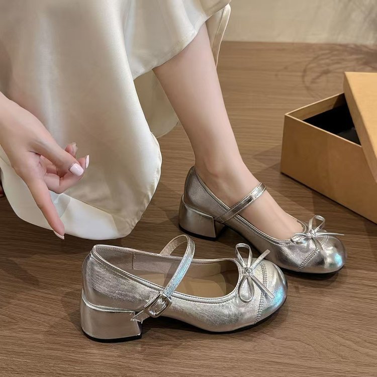 13298877.德国飞鹰法式圆头蝴蝶结单鞋女2026春季新款百搭小皮鞋