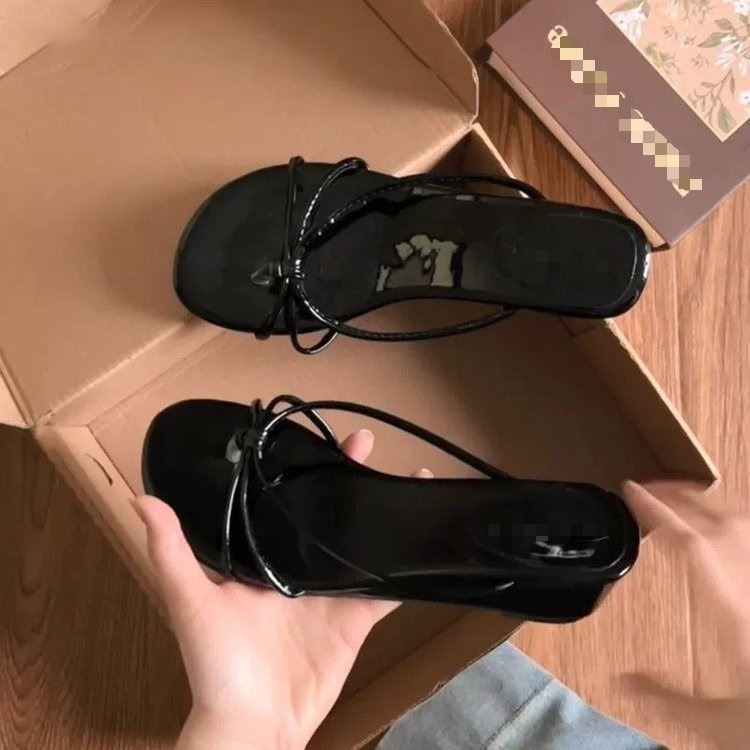 13484709.EH 法式夹趾坡跟凉拖鞋女夏外穿2026新款百搭细带沙滩夹脚高跟一字拖