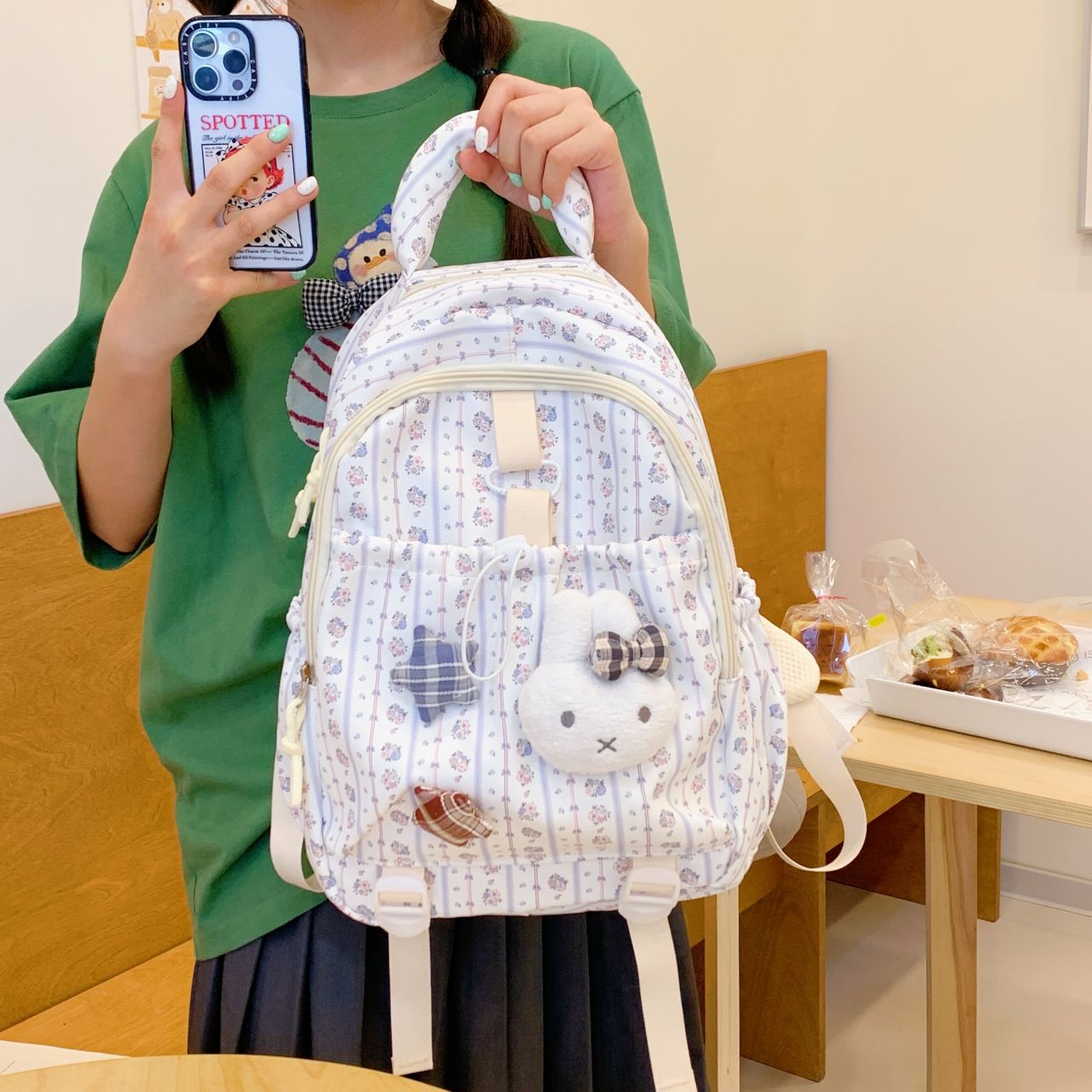 13812826.德国飞鹰甜美蝴蝶结双肩包女韩系学院风学生背包格纹拼接大容量上课通勤书包