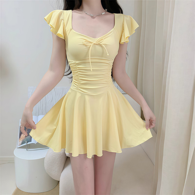 12294190.巴洛尼莫连体泳衣女2026新款显瘦遮肚保守裙式海边度假泡温泉纯欲女款泳装YY7141