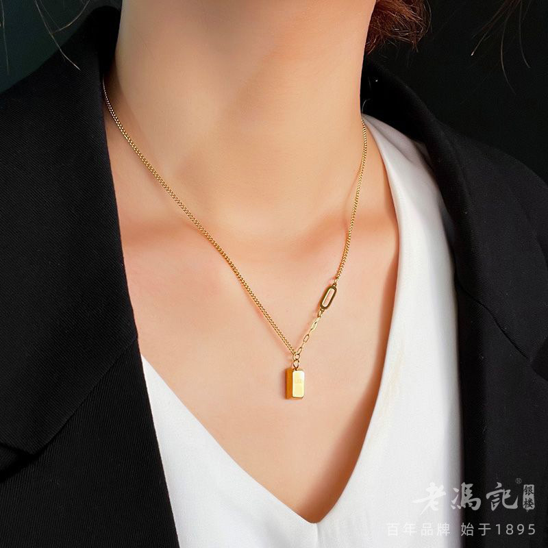12097917.暴富Gold小金砖精致镀18K钛钢不褪锁骨链