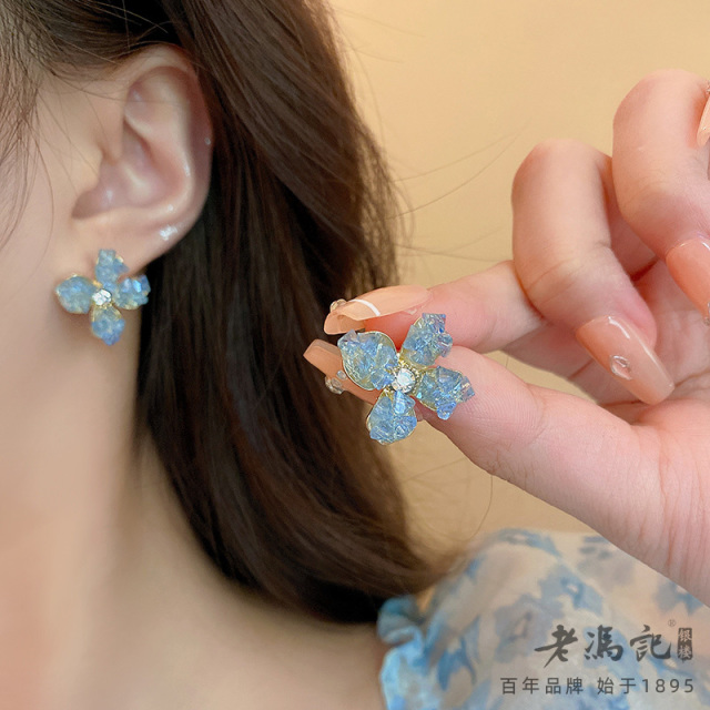 12548454.精致高级感渐变色水晶花朵耳环女超仙气质小众耳钉