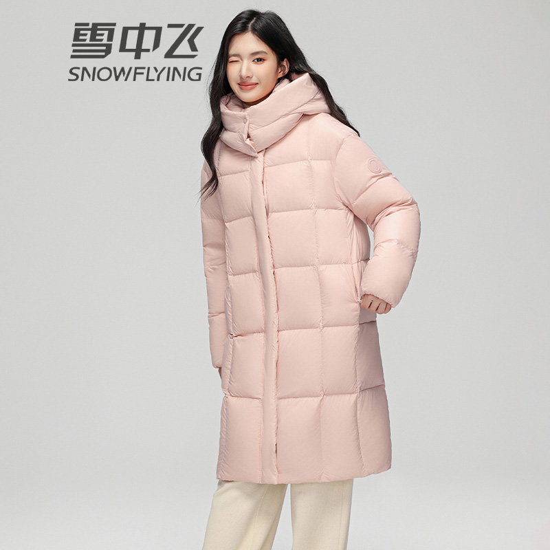 13138477.雪中飞秋冬季新款中长款羽绒服女士时尚潮流休闲连帽立领防寒保暖外套