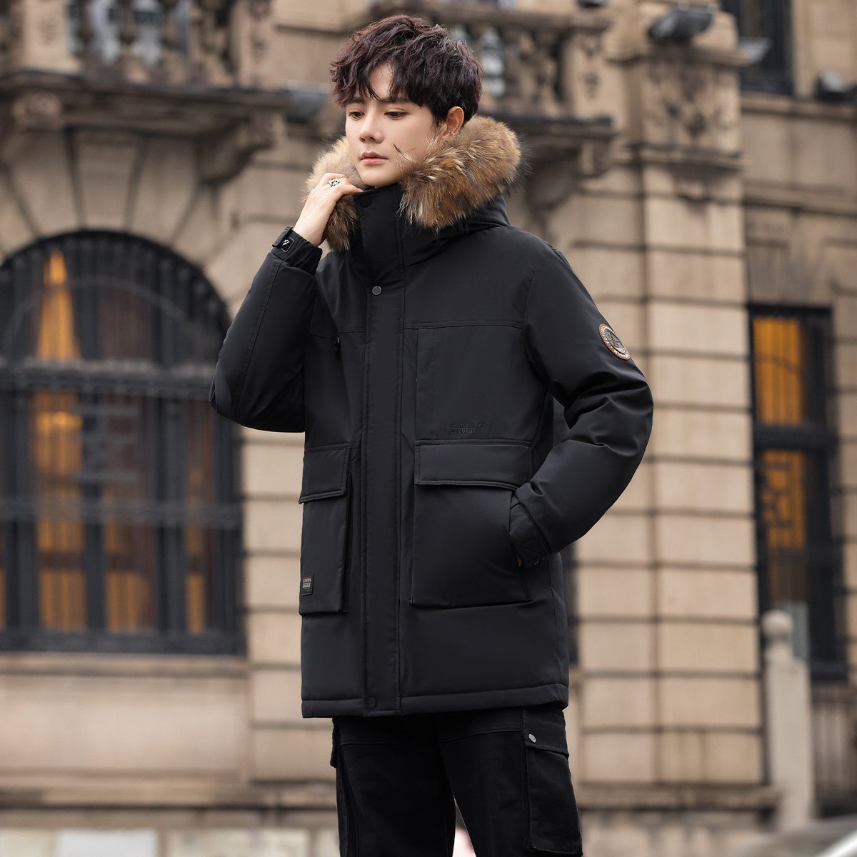 13138561.雪中飞户外运动工装简约保暖御寒加厚连帽羽绒服男女同款