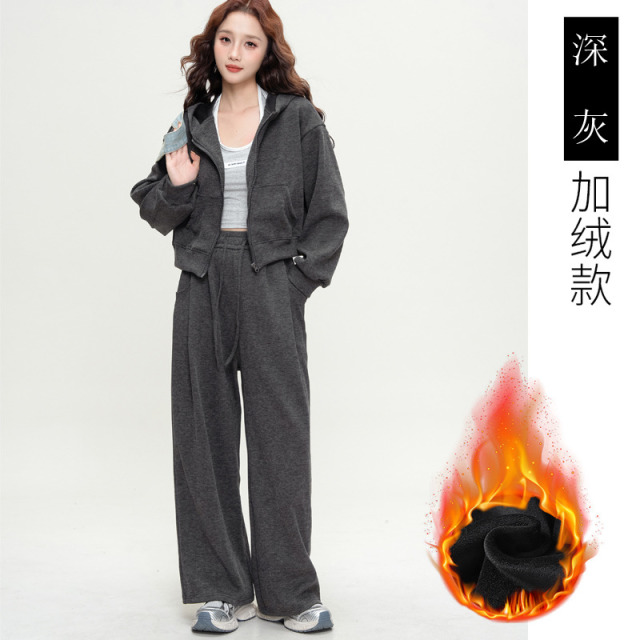 13823726.【衣购思】时尚套装女装加绒宽松舒适休闲秋冬新款连帽短版运动套装两件套
