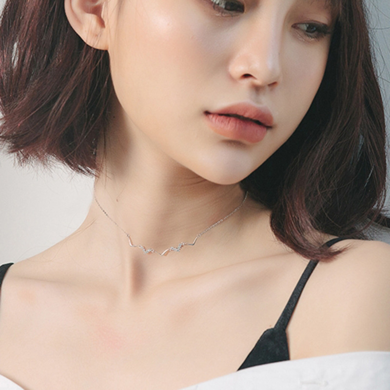 10428953.晶芭莎 时尚VV锁骨项链