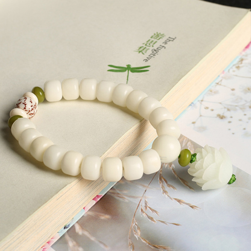 12631011.晶芭莎 清雅脱俗天然白玉菩提莲花手链