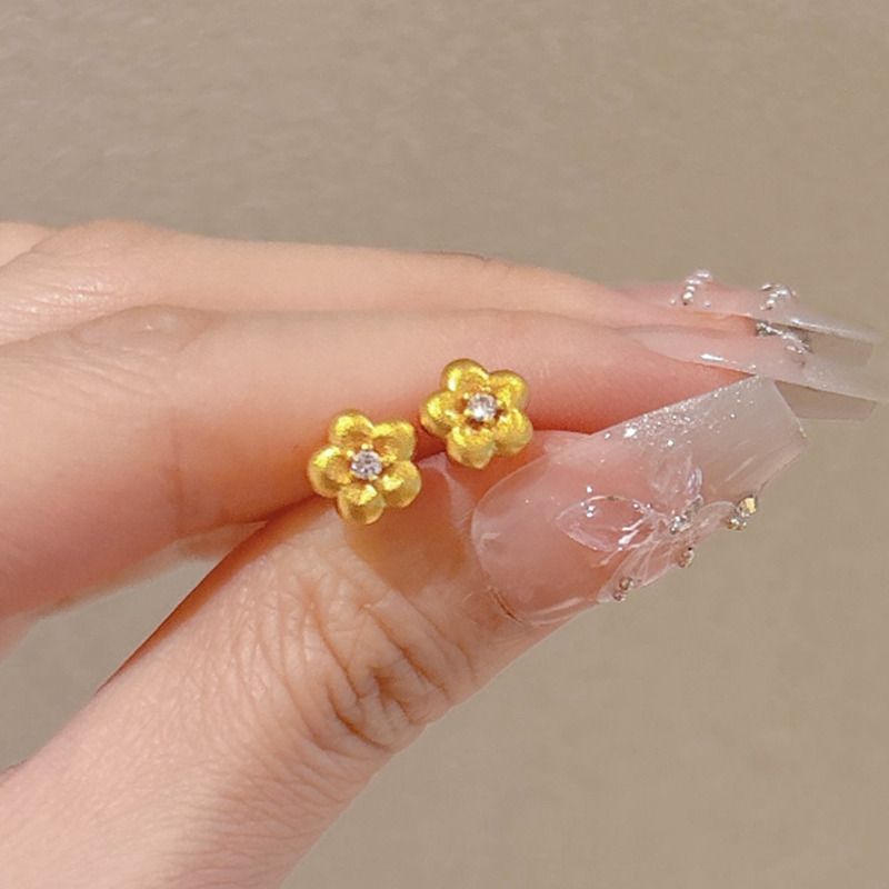 11711207.晶芭莎 古法沙金小金花拉丝花朵耳钉简约复古气质