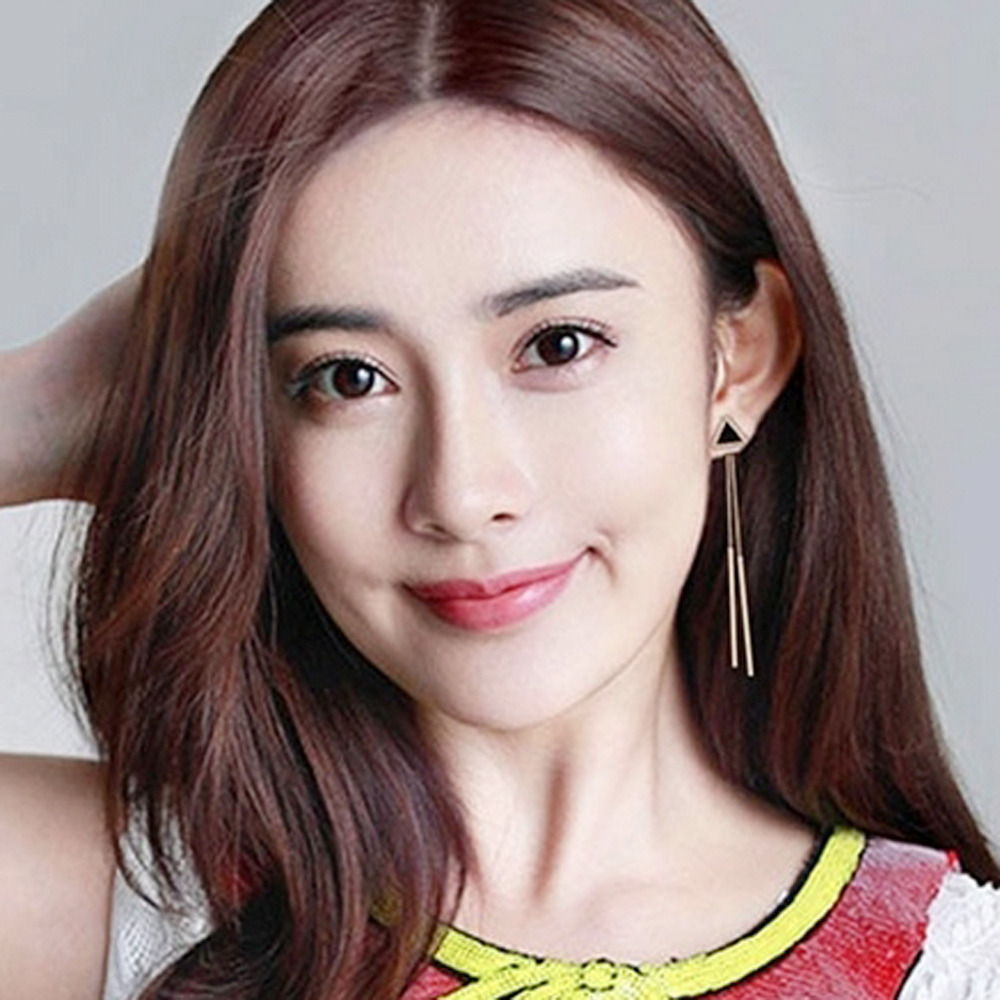 12192471.晶芭莎 气质三角形流苏耳坠