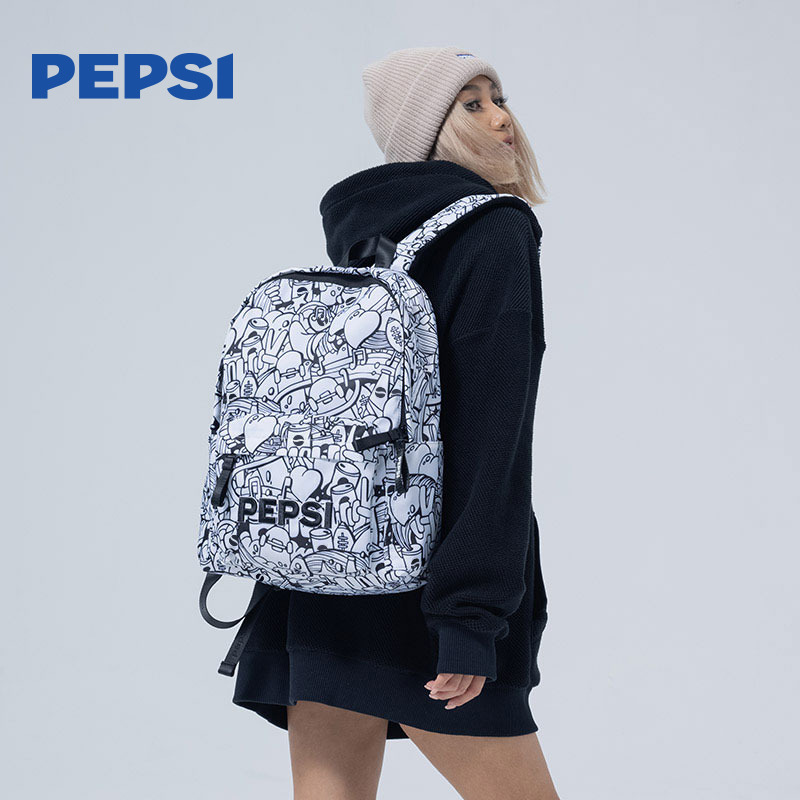 7673258.【出游推荐】Pepsi百事 满印涂鸦系列原创潮酷LOGO大容量防水书包旅行包 黑白