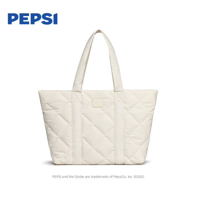 12682365.Pepsi百事秋冬柔软舒适高级感时尚通勤大容量菱格羽绒手提托特包
