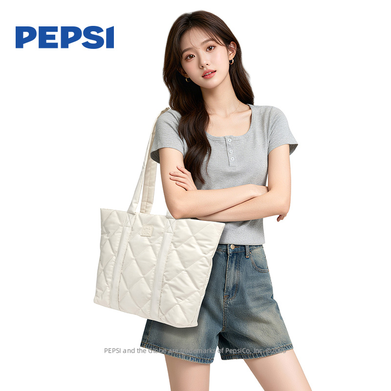 12682365.Pepsi百事秋冬柔软舒适高级感时尚通勤大容量菱格羽绒手提托特包