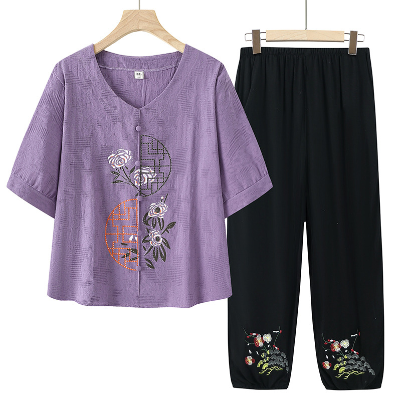 13669148.线缃缘中老年人女夏装两件套刺绣减龄上衣宽松遮肉奶奶小衫套装