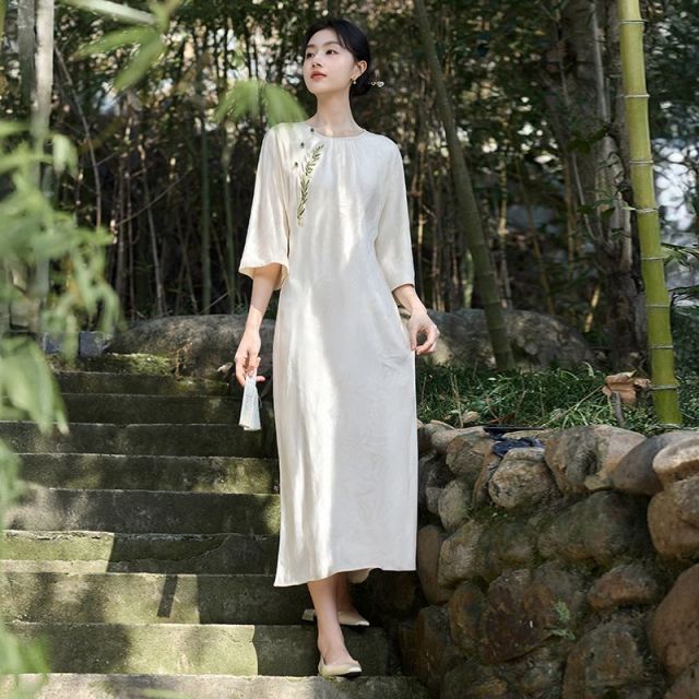12272704.刺绣提花斜襟旗袍风连衣裙