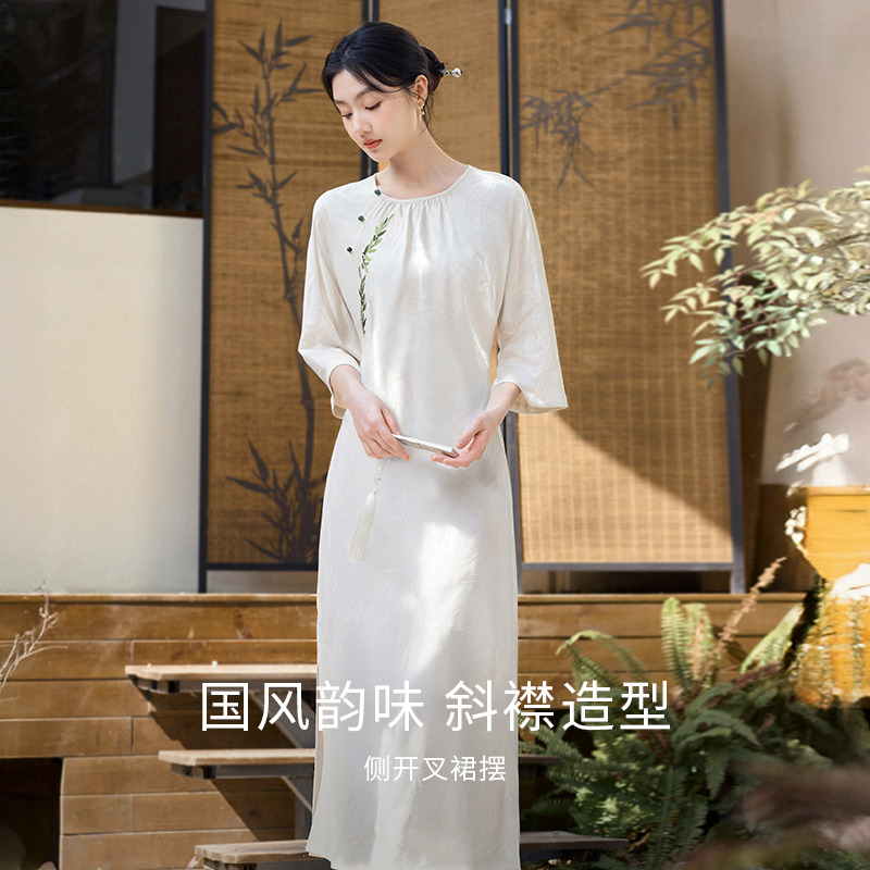 12272704.刺绣提花斜襟旗袍风连衣裙