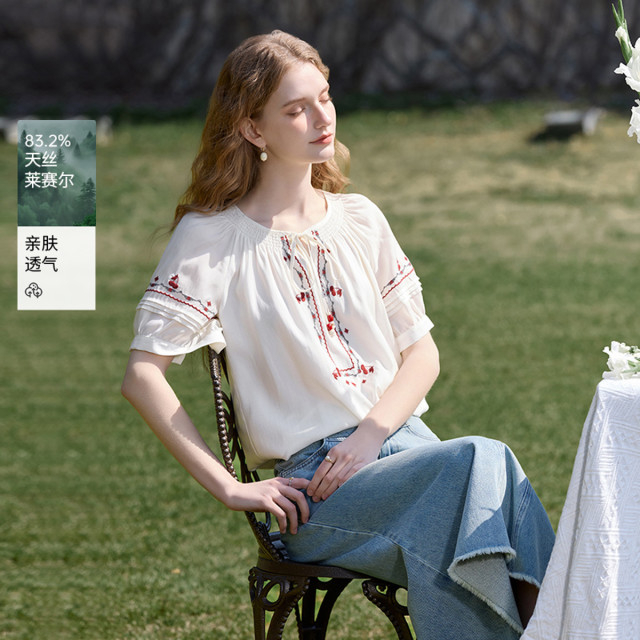 12273195.香影度假民族风天丝白色上衣女2025夏装新款短袖衬衫樱桃刺绣上衣