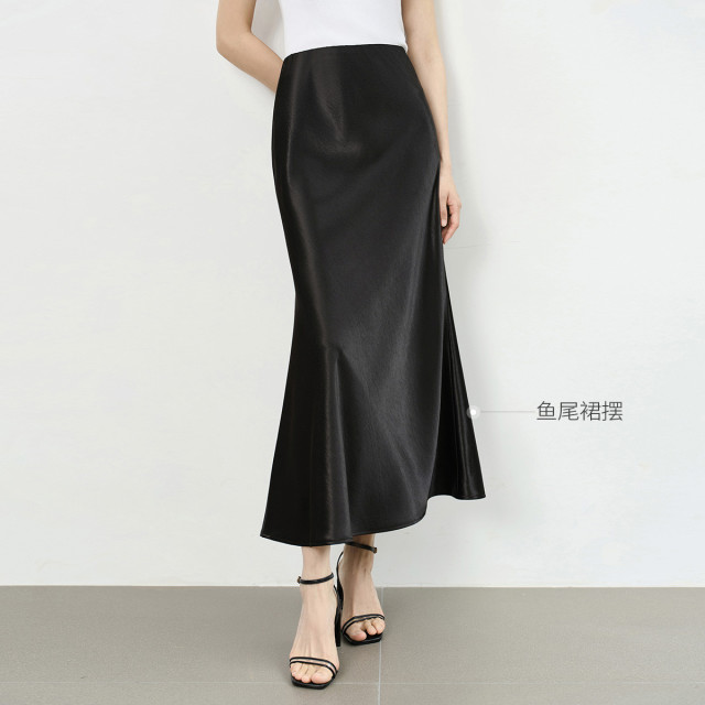 13512556.优雅缎面鱼尾裙